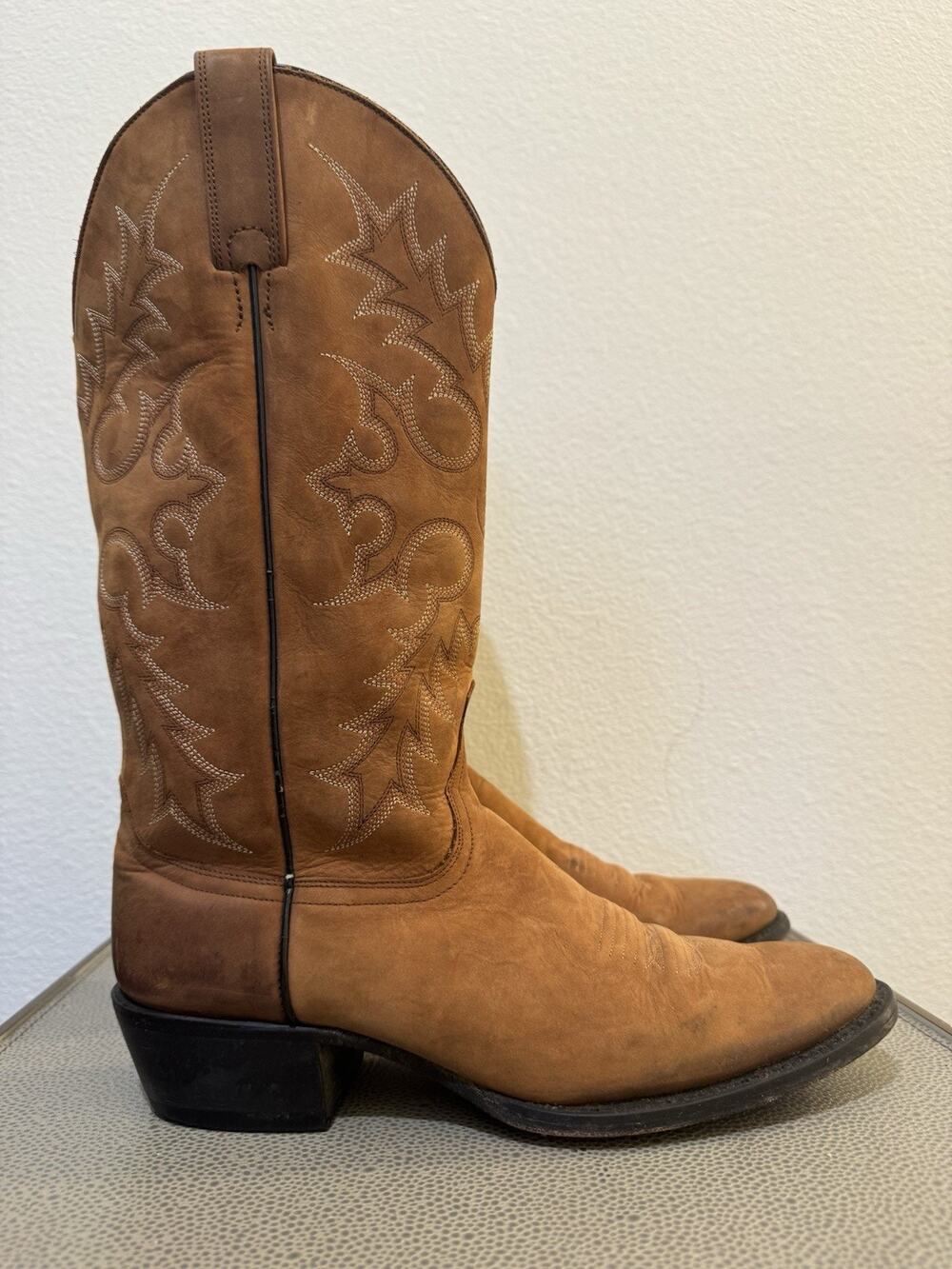 ARIAT Heritage Western Boots Men’s Size 8.5 Brown Embroidered Rodeo Style#39735